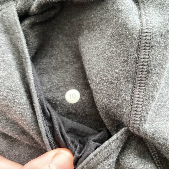 Lululemon Cargo Sweatpants size 10 - Picture 4 of 6